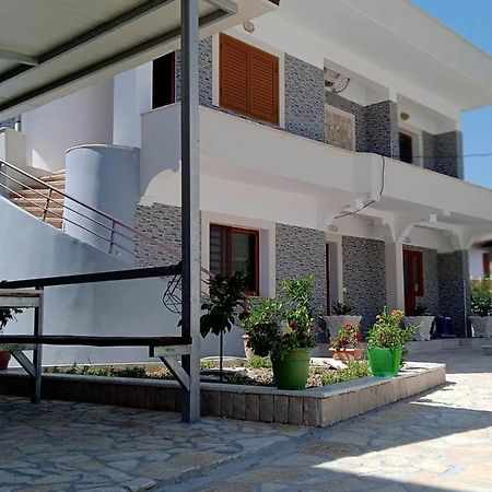 Villa Besnik, Rooms For Rent Vlore Ngoại thất bức ảnh