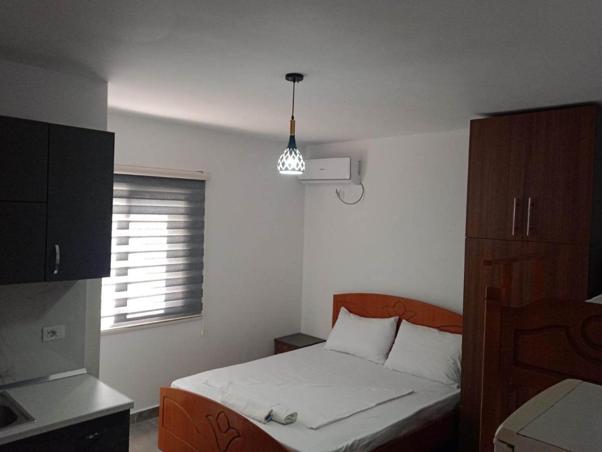 Villa Besnik, Rooms For Rent Vlore Ngoại thất bức ảnh